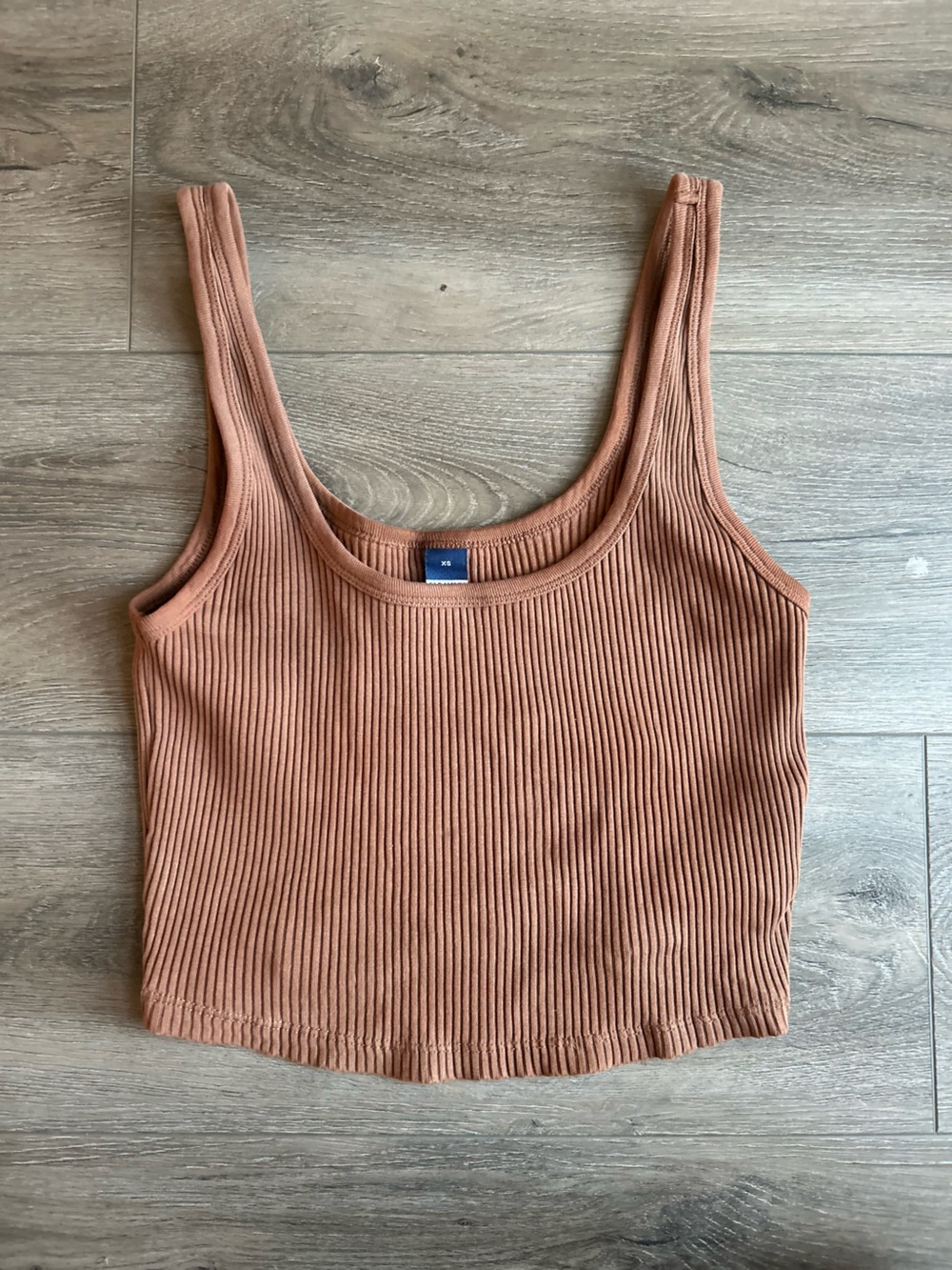 Old Navy Brown Ribbed Scoop Neck Tank Top - Picture 2 of 4